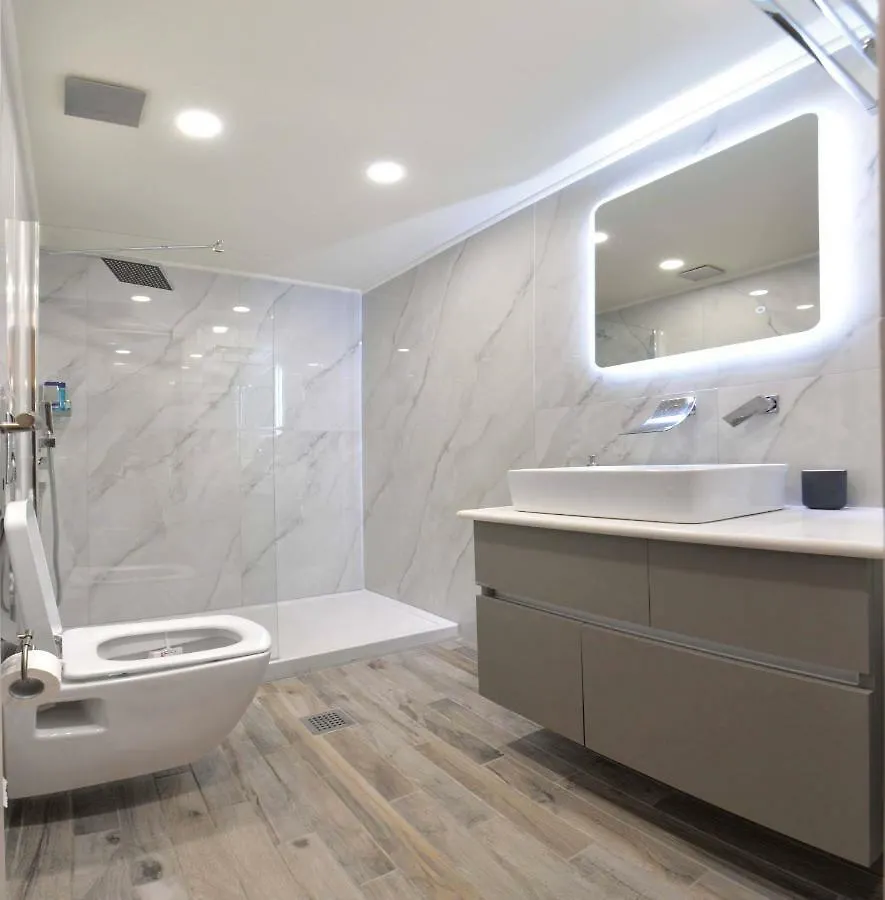 Papafeio Luxury Living Apartment 100M2 テッサロニキ